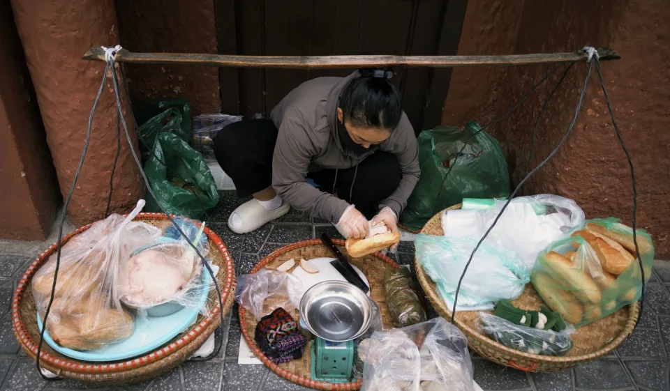 Bàn ăn tại Võ Tấn Hải Đoan